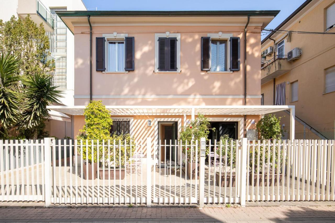 Bilocale Con Giardino A 200Mt Dal Mare - Homeunity Rimini Eksteriør billede